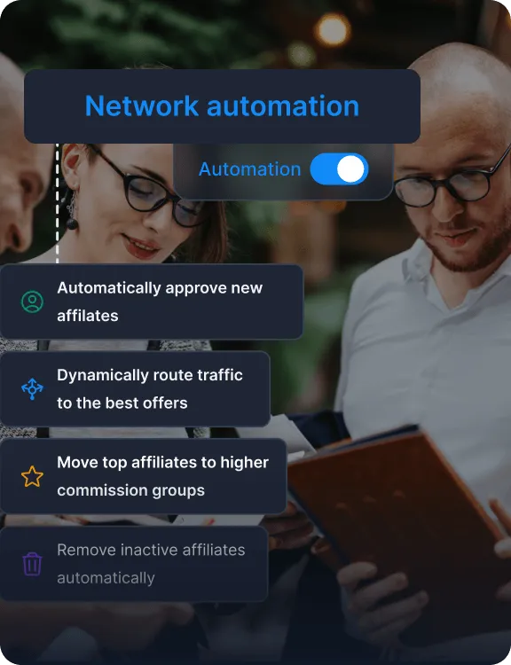 Un overlay di tecnologie software e piattaforme che mostra interruttori di automazione per attività di marketing, bonus e report degli affiliati.